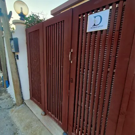 Domus Livio, 7 Min Fco Airport, Free Wifi, Garden Apartment, 2 Tv Hd Fiumicino Exterior photo