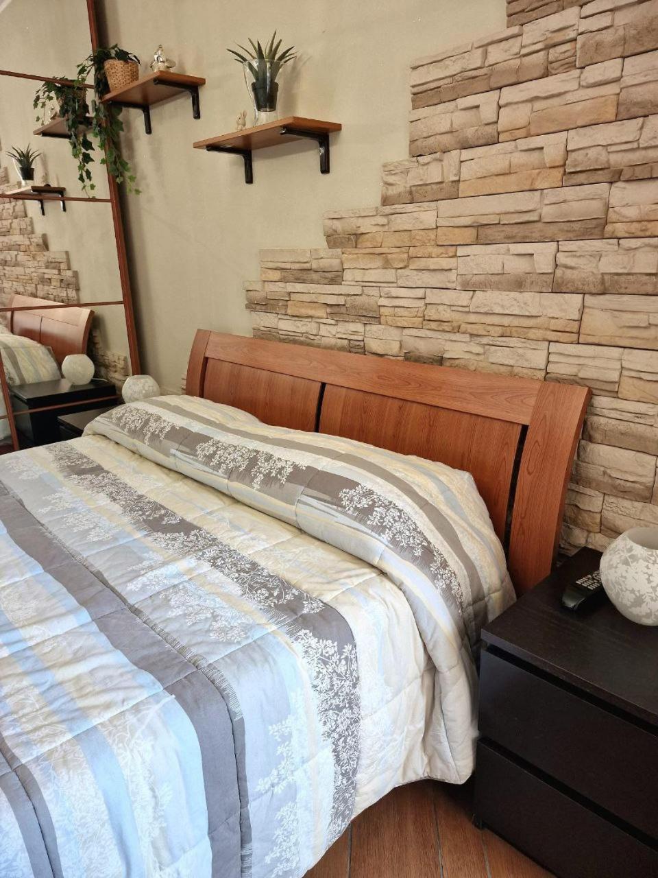 Domus Livio, 7 Min Fco Airport, Free Wifi, Garden Apartment, 2 Tv Hd Fiumicino