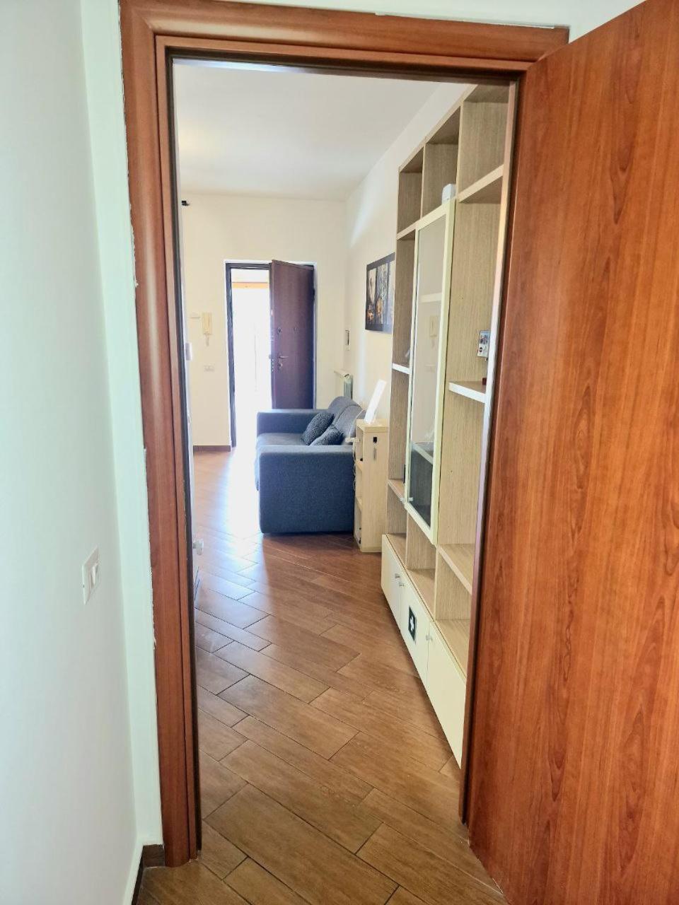 Domus Livio, 7 Min Fco Airport, Free Wifi, Garden Apartment, 2 Tv Hd * Fiumicino