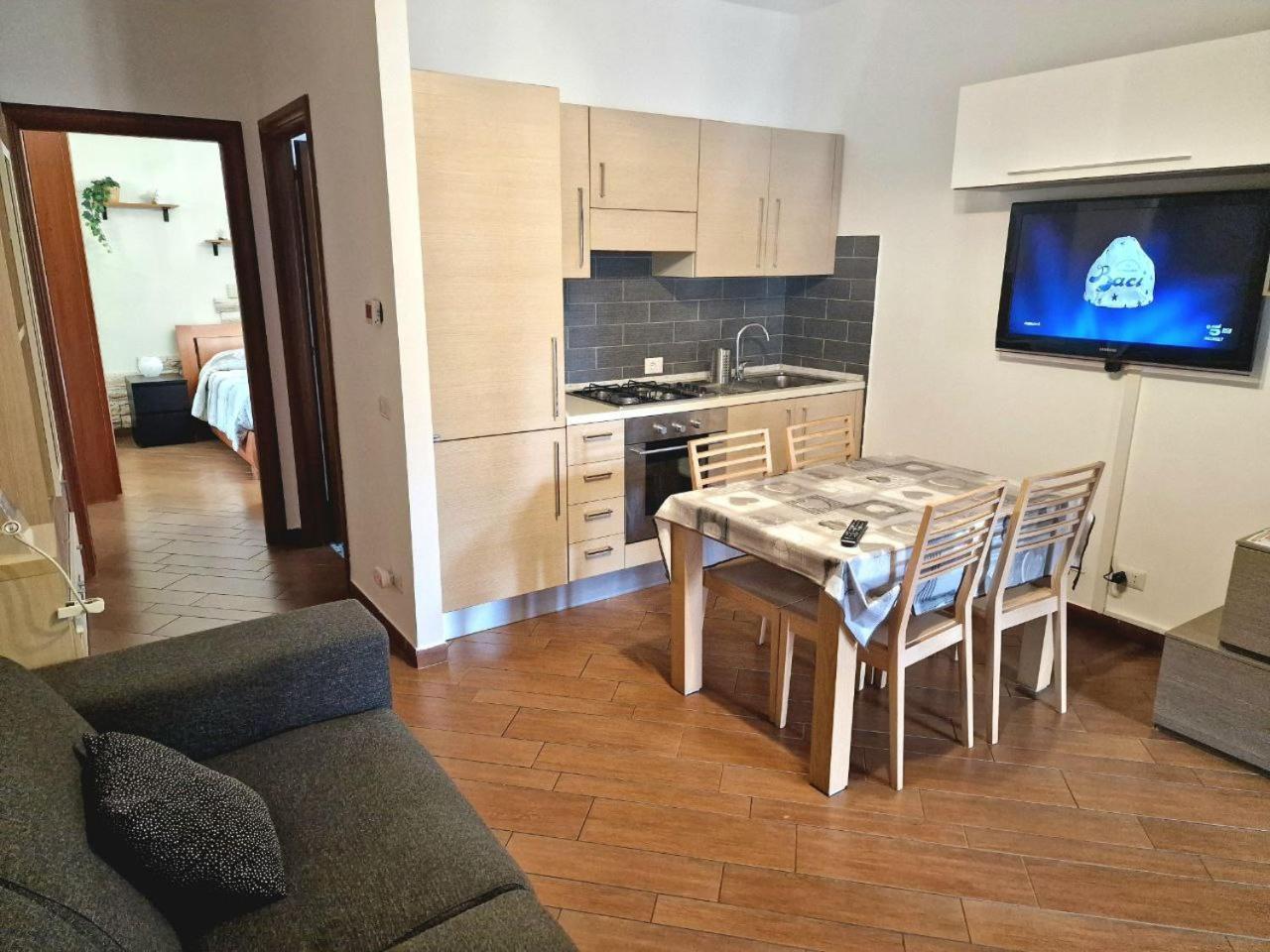 Domus Livio, 7 Min Fco Airport, Free Wifi, Garden Apartment, 2 Tv Hd Apartment *