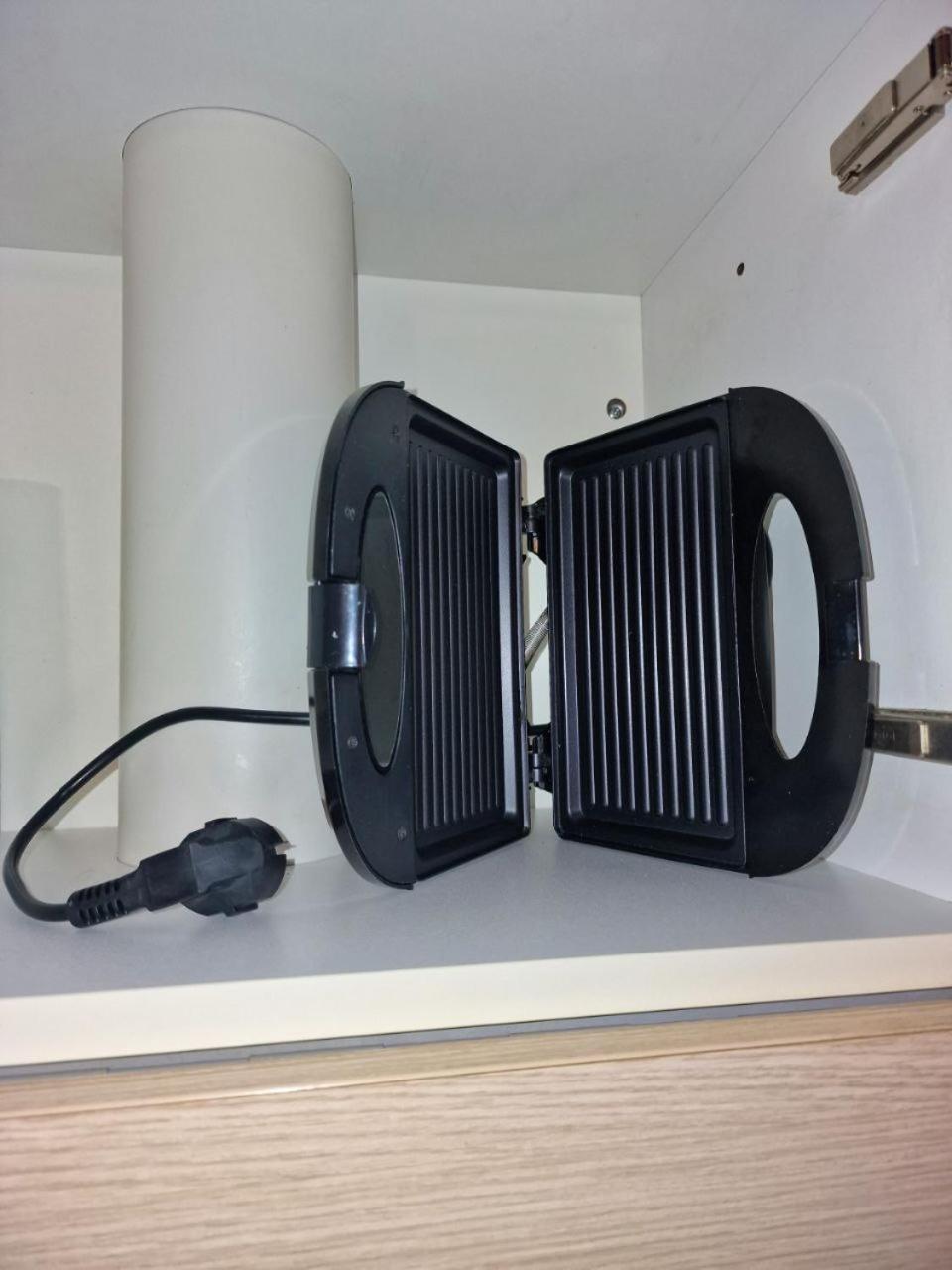 Apartment Domus Livio, 7 Min Fco Airport, Free Wifi, Garden Apartment, 2 Tv Hd Fiumicino